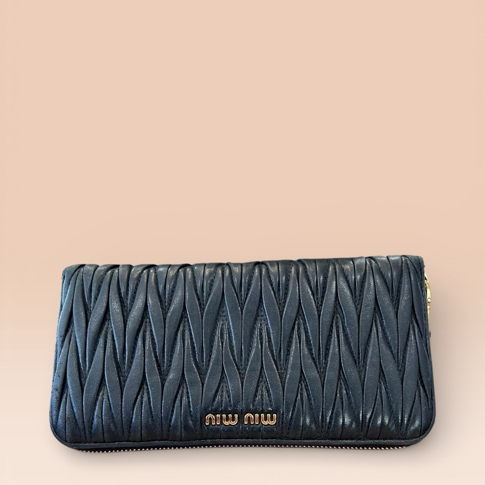 Miu Miu
 Black Matelasse Leather Zip Around Wallet - Picture 11 of 14